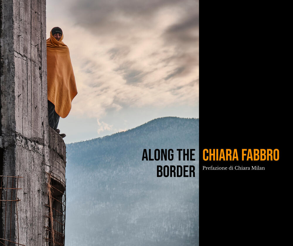 Catalogo Along the border copertina Catalogo Along the border copertina